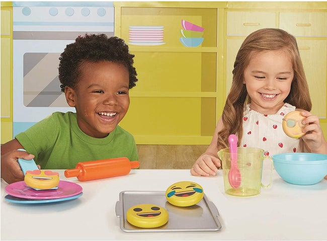 Little Tikes Bake n Share Emoji Cookies - Image 2